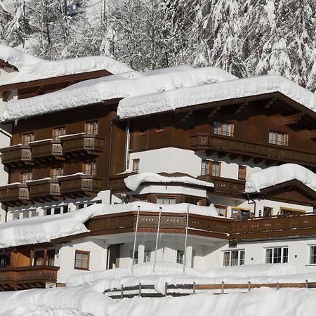 Alpin Panoramahotel Laerchenhof Heiligenblut Dış mekan fotoğraf