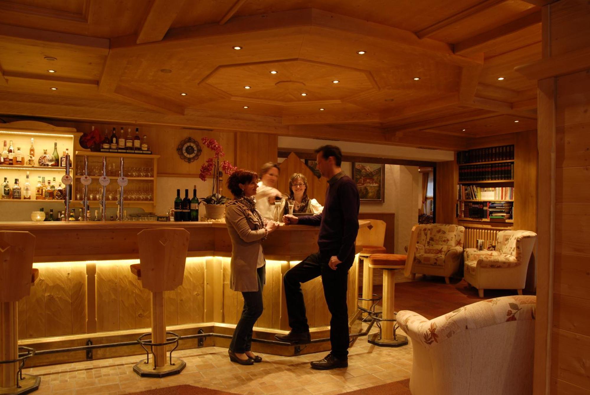 Alpin Panoramahotel Laerchenhof Heiligenblut Dış mekan fotoğraf