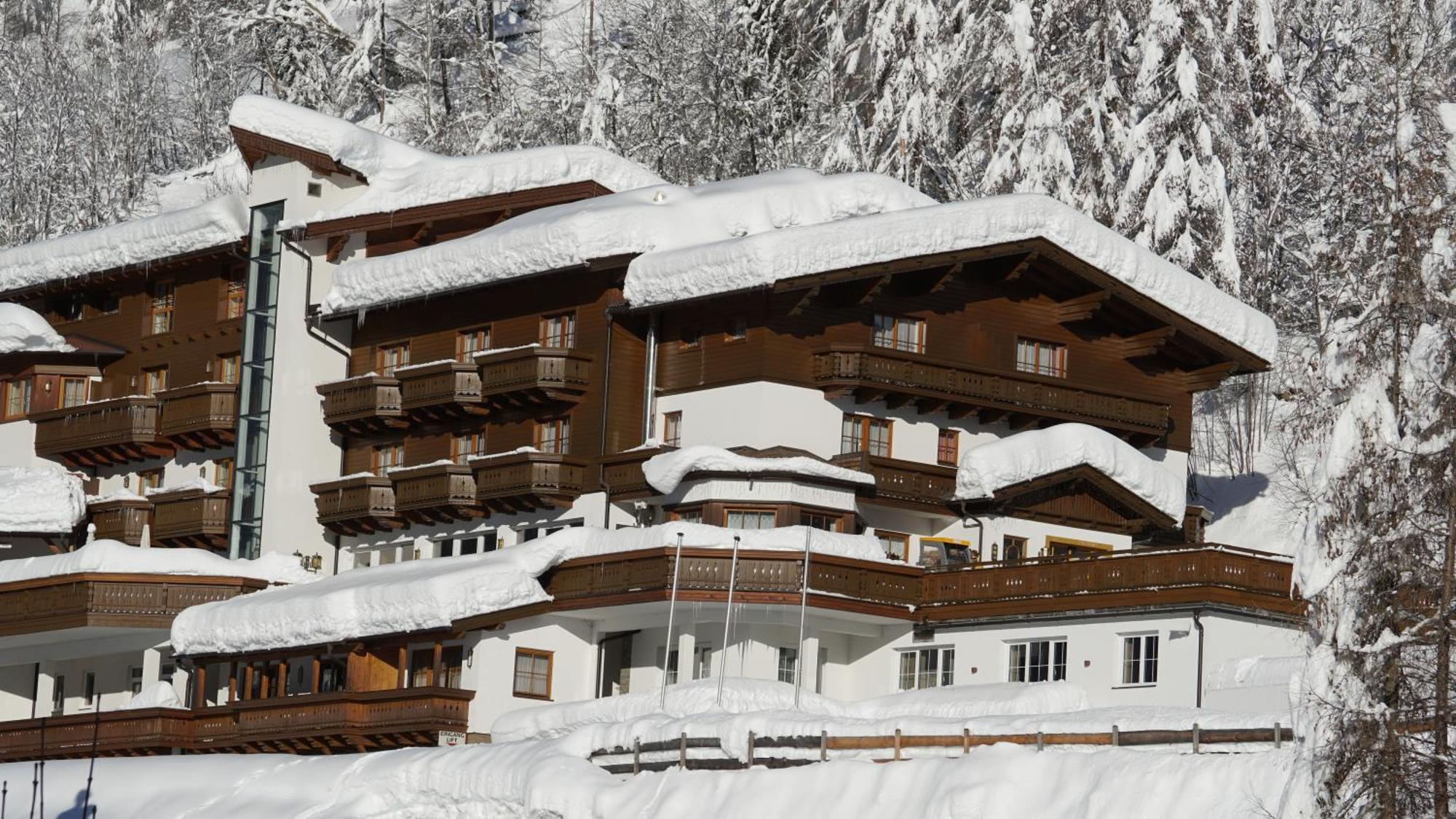 Alpin Panoramahotel Laerchenhof Heiligenblut Dış mekan fotoğraf