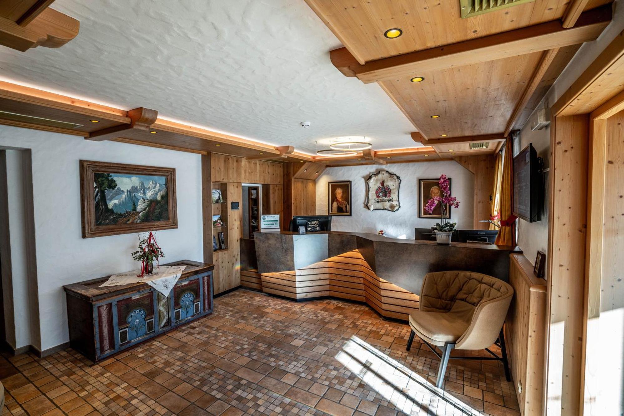 Alpin Panoramahotel Laerchenhof Heiligenblut Dış mekan fotoğraf