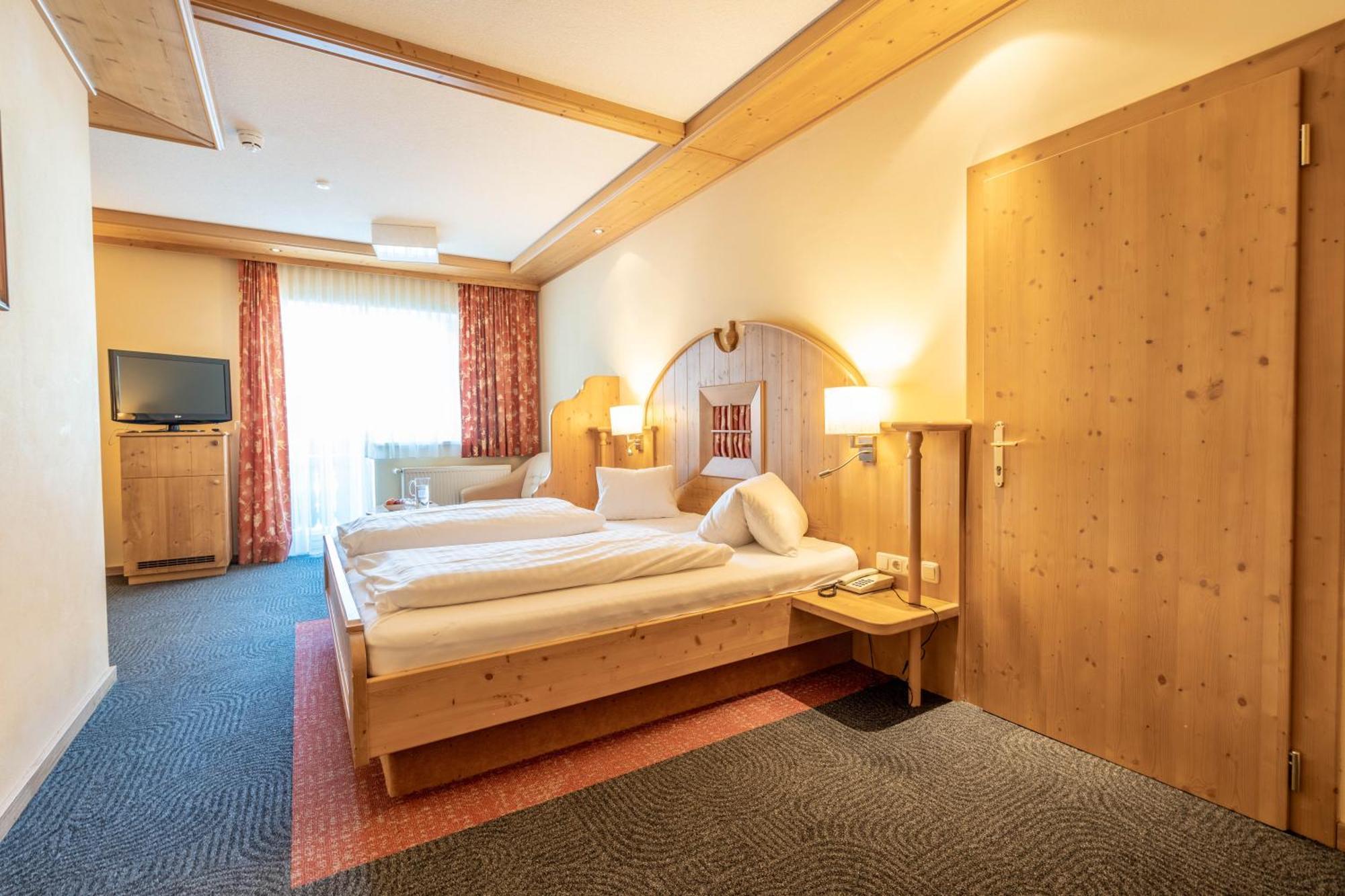 Alpin Panoramahotel Laerchenhof Heiligenblut Dış mekan fotoğraf