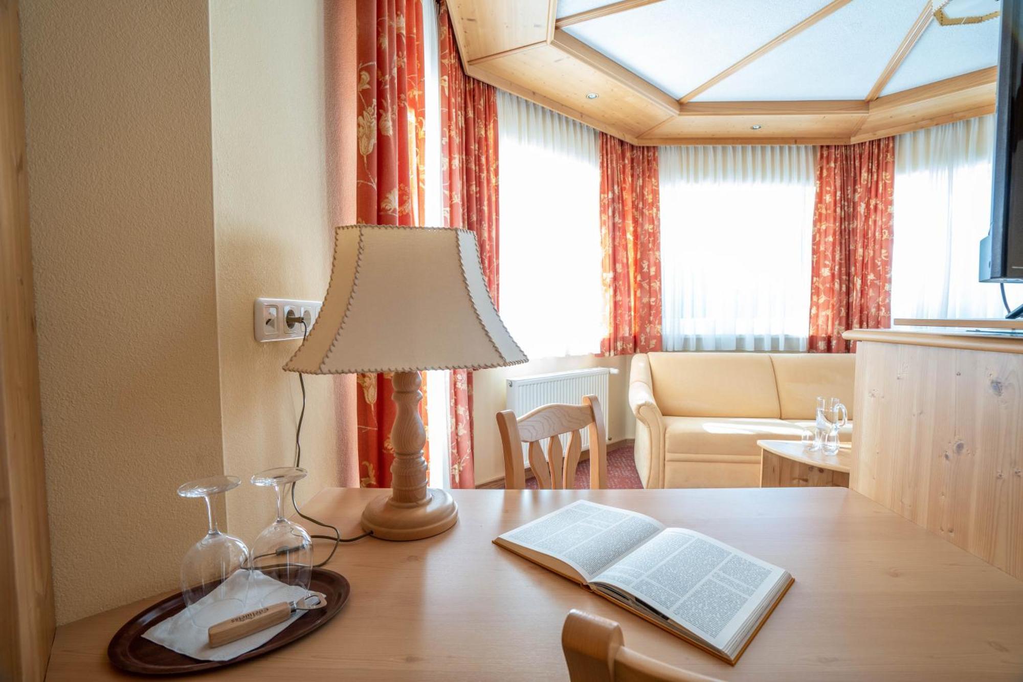 Alpin Panoramahotel Laerchenhof Heiligenblut Dış mekan fotoğraf