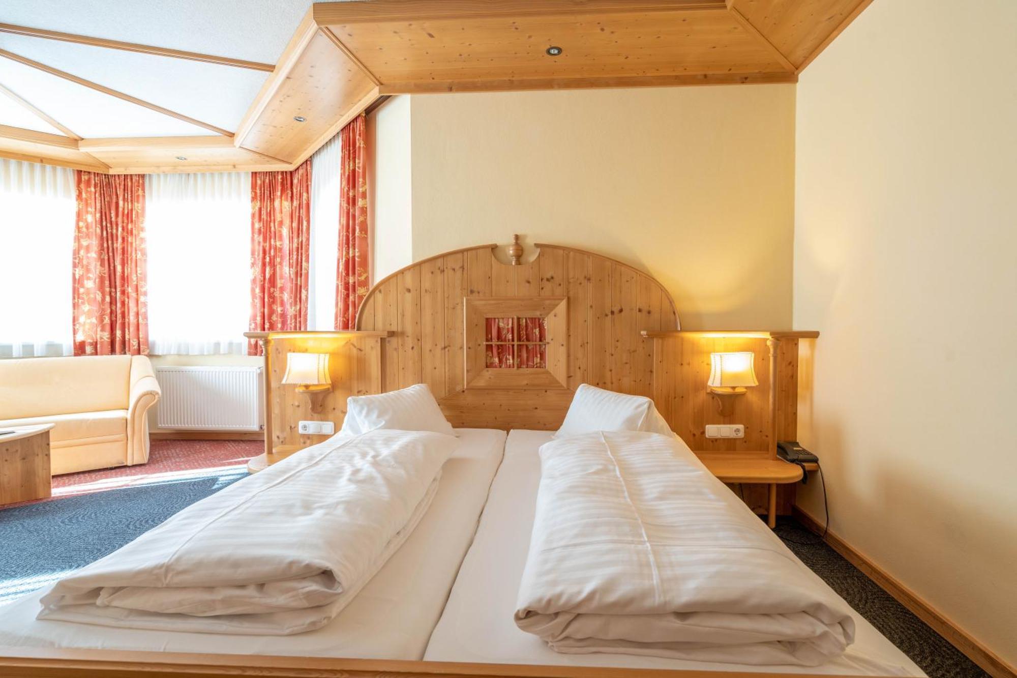 Alpin Panoramahotel Laerchenhof Heiligenblut Dış mekan fotoğraf