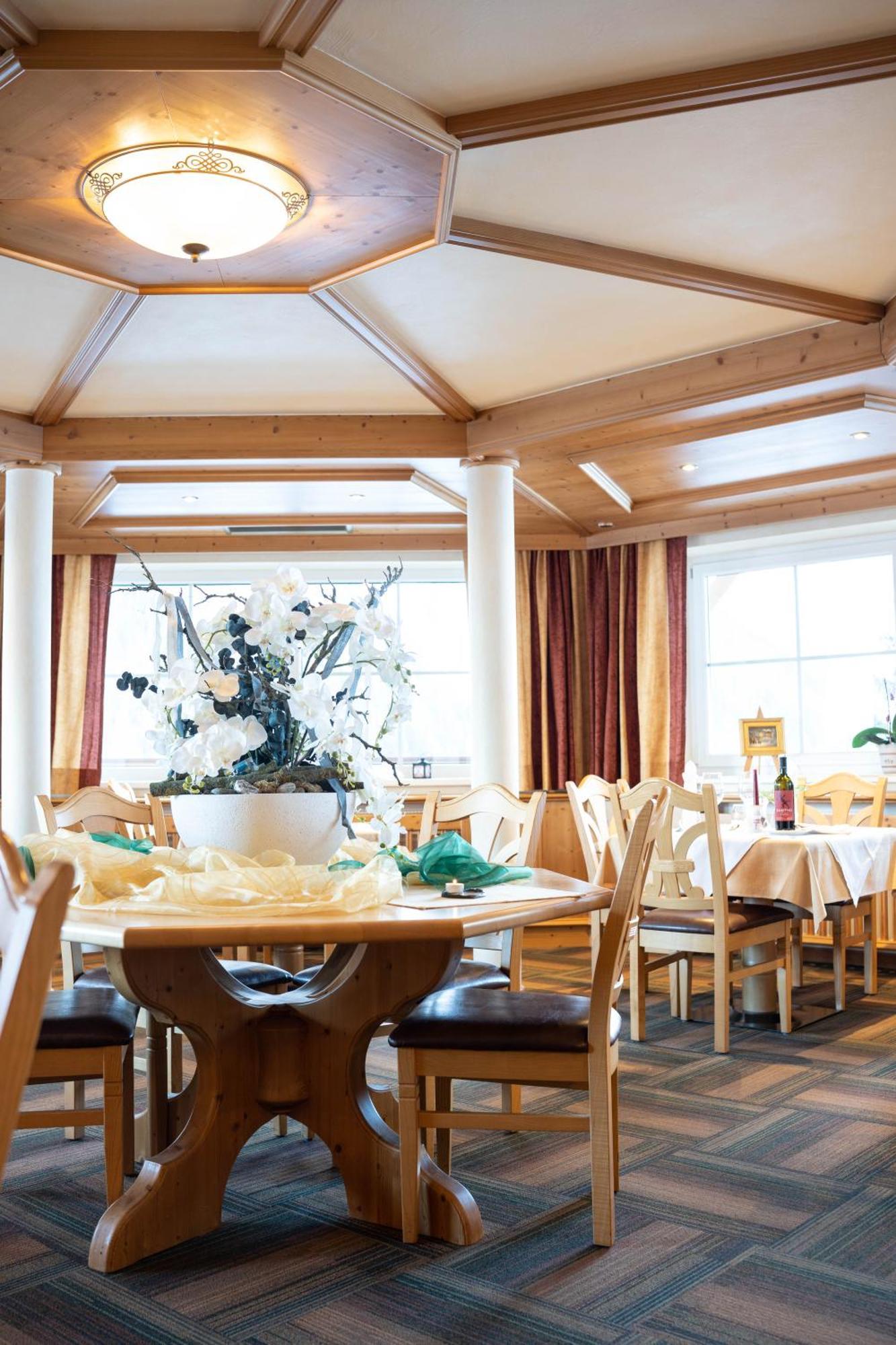 Alpin Panoramahotel Laerchenhof Heiligenblut Dış mekan fotoğraf