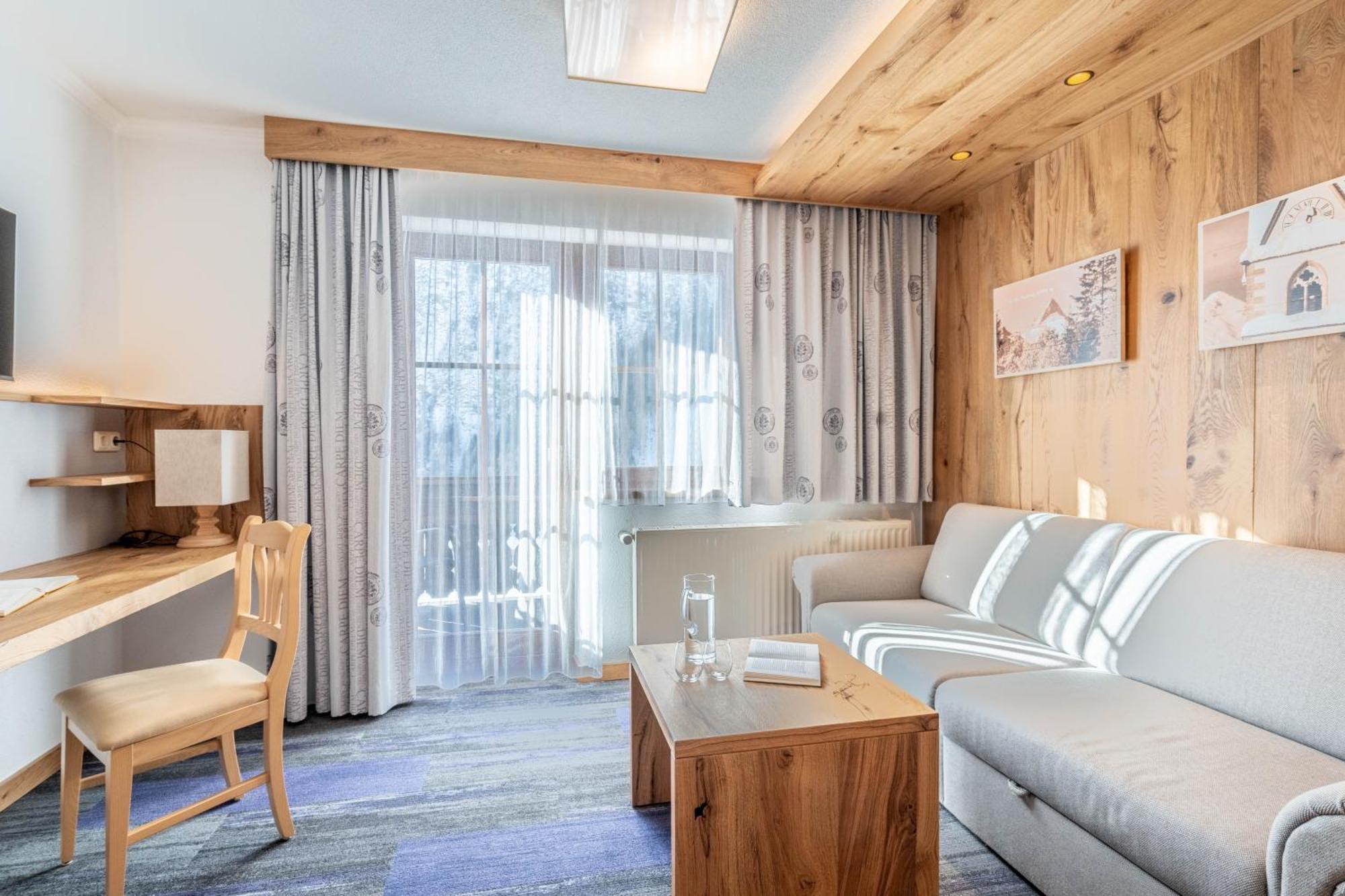 Alpin Panoramahotel Laerchenhof Heiligenblut Dış mekan fotoğraf