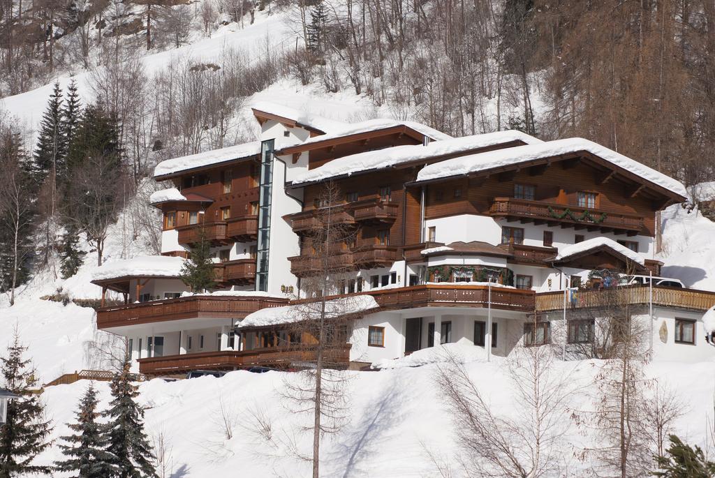 Alpin Panoramahotel Laerchenhof Heiligenblut Dış mekan fotoğraf