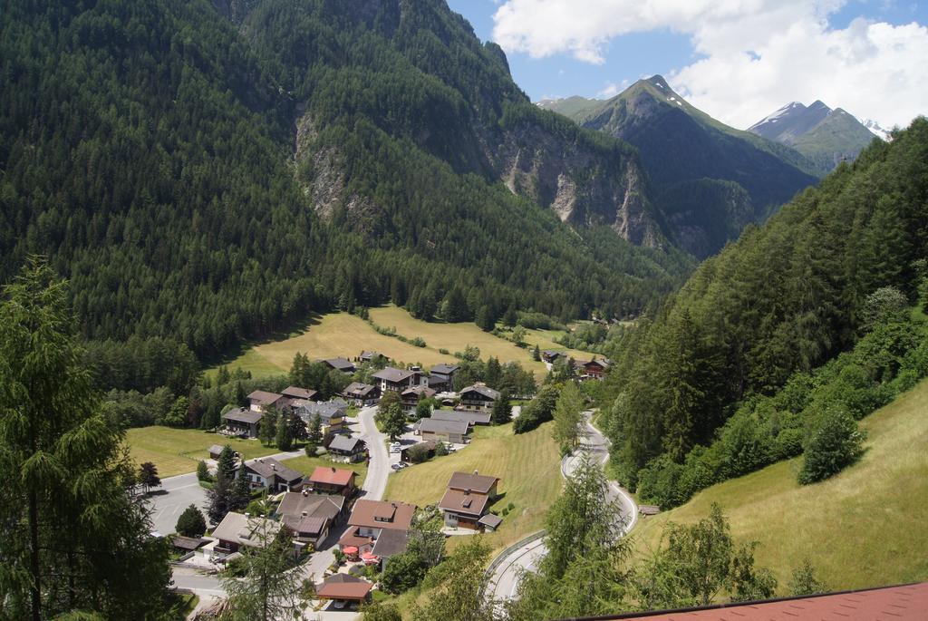 Alpin Panoramahotel Laerchenhof Heiligenblut Oda fotoğraf