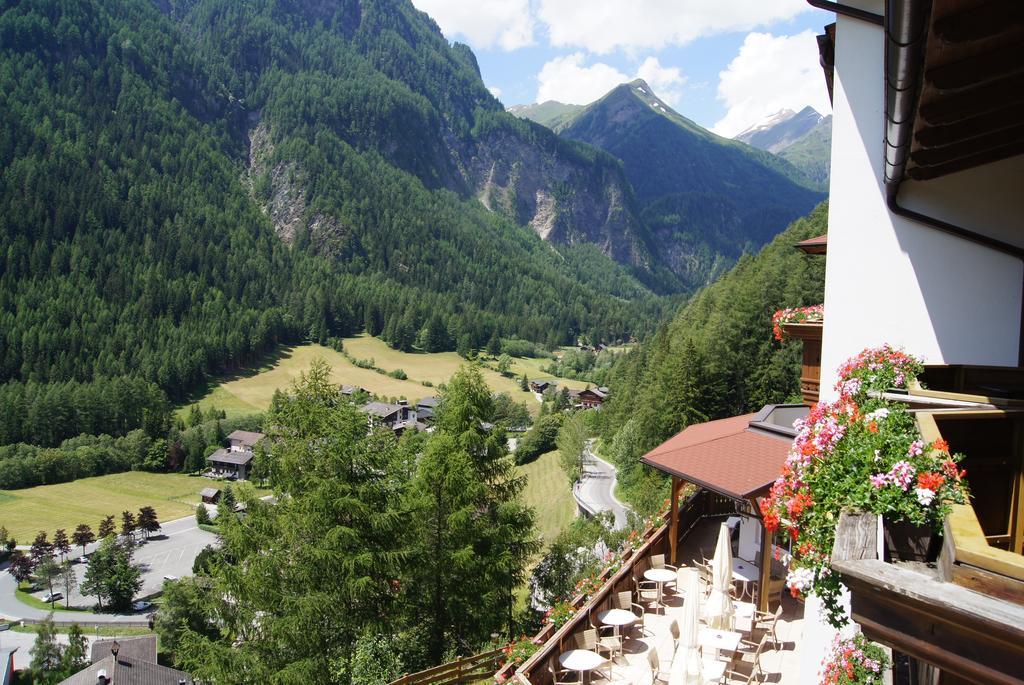 Alpin Panoramahotel Laerchenhof Heiligenblut Oda fotoğraf
